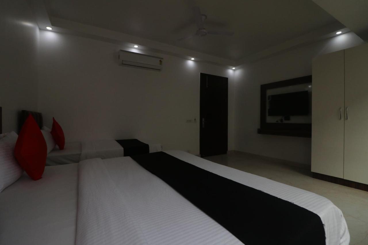 Hotel King Plaza Neu-Delhi Exterior foto