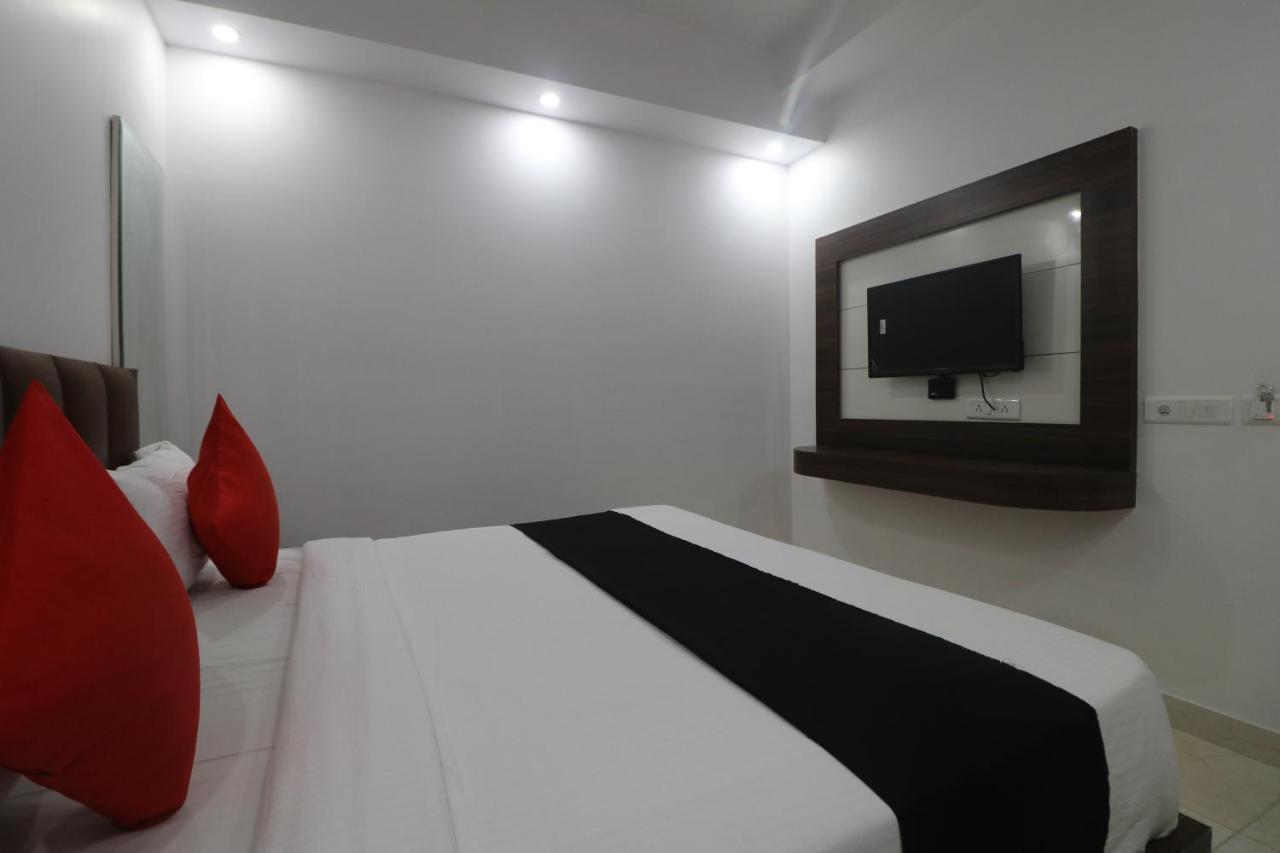 Hotel King Plaza Neu-Delhi Exterior foto